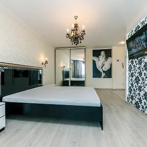 https://luxcenterapartment.hotels-of-kiev.com