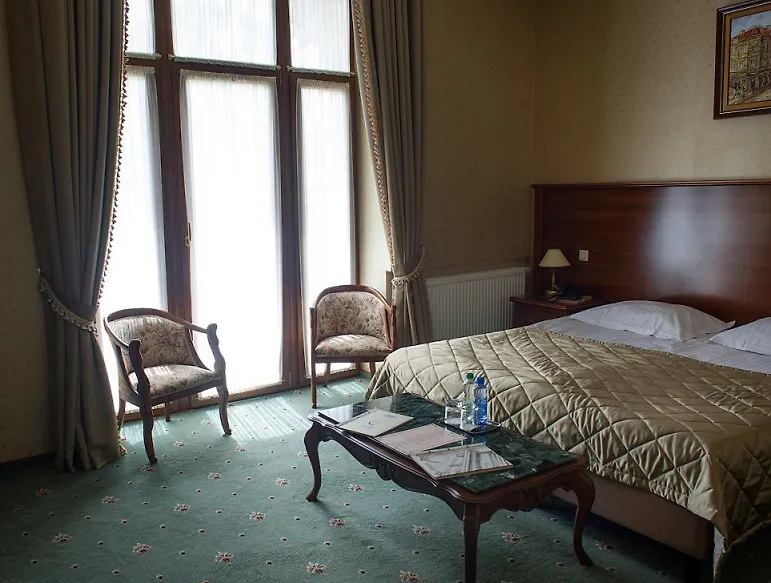 Chopin Hotel Lviv 4*,